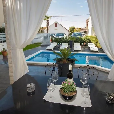 Ferienhaus Fur 6 Personen Und 1 Kind In Vodice, Dalmatien Norddalmatien Holiday home