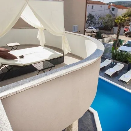 Ferienhaus Fur 6 Personen Und 1 Kind In Vodice, Dalmatien Norddalmatien *